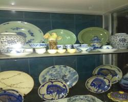 Di maharkan Porselen Peninggalan Dinas