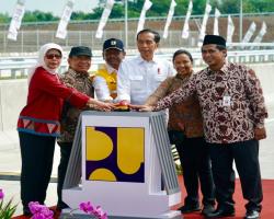 Presiden Jokowi Resmikan Jalan Tol Sra