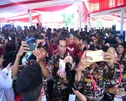 PRESIDEN : BELA NEGARA DENGAN KERJ