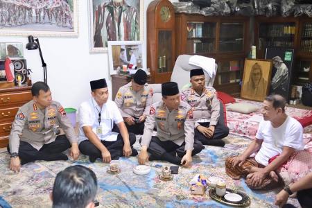 KAPOLDA JATENG GELAR SILATURAHMI D