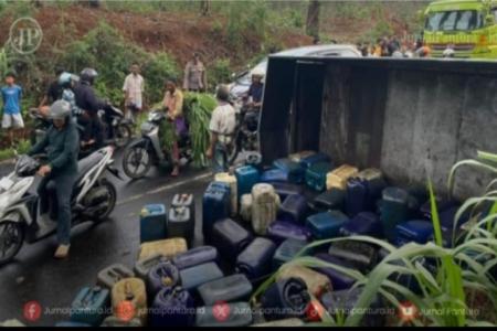 DI DUGA MILIK BAJINGAN TRUK PENGAN