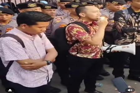 Aksi Solidaritas untuk Warga Cibetus Kecamatan Padarincang Di Depan Po
