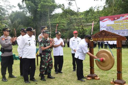 TMMD SENGKUYUNG TAHAP I KODIM 0707