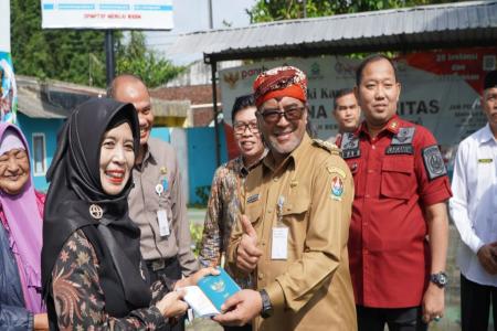 BUPATI TEMANGGUNG TINJAU LOKET IMI