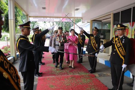 PEDANG PORA DAN TARI MUANG SANGKAL