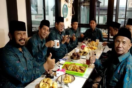 Komunitas Jagongan Sarapan Sambil Ngop