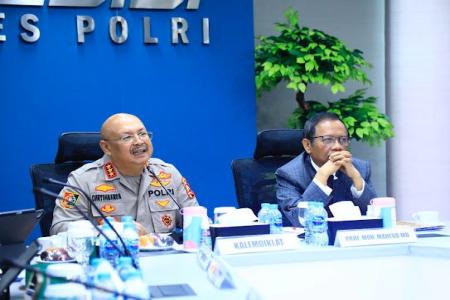 POLRI TEGUHKAN MORAL DAN PROFESION