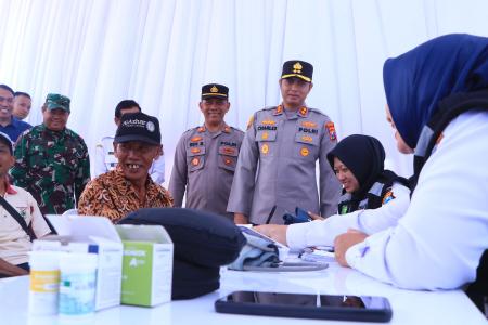 POLRES NGAWI GELAR BAKTI KESEHATAN