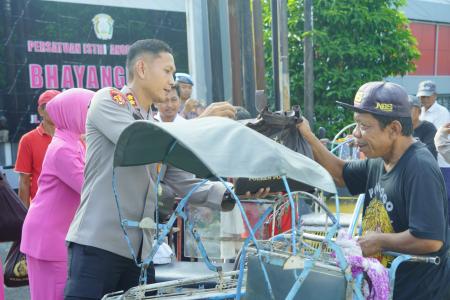 Polres Ponorogo Gelar Baksos 250 Paket