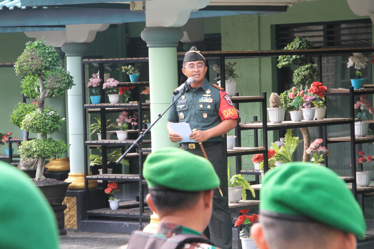 Pimpin Upacara Bendera 17-an. Komandan Kodim 0808-Blitar Bacakan Amanat KASAD